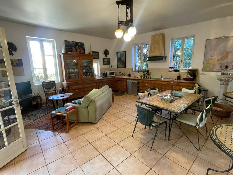 Maison - 205 m² - 7 pièces