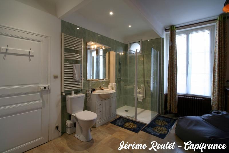 Maison en pierre - 221 m² - 8 pièces