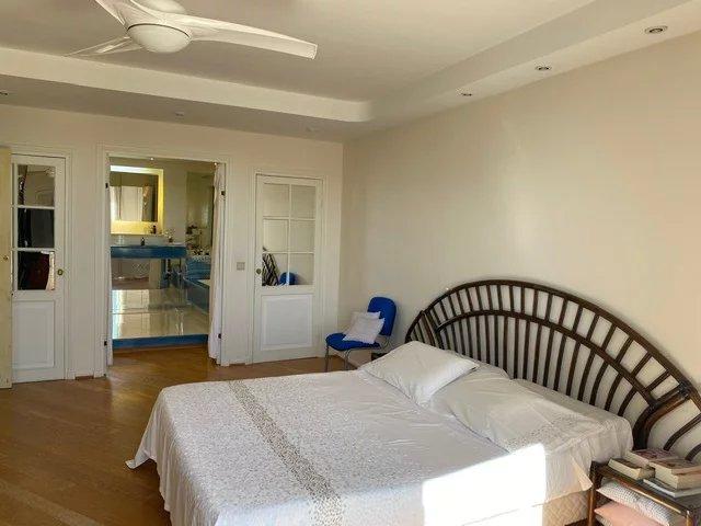 Maison - 350 m² - 8 pièces