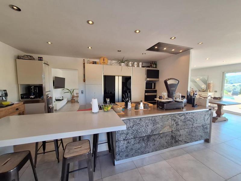 Maison - 200 m² - 5 pièces