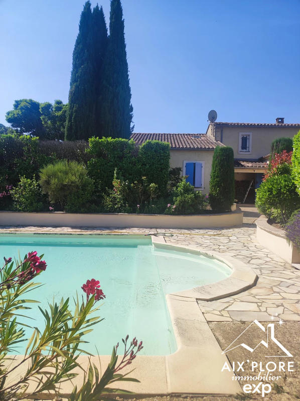 Mas - 417 m² - 7 pièces