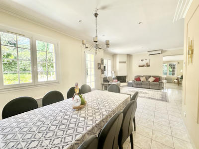 Villa - 140 m² - 6 pièces