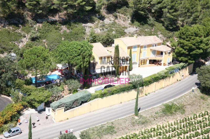 Maison - 294 m² - 12 pièces