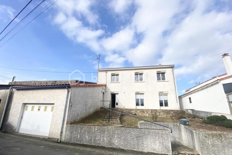 Maison traditionnelle - 89 m² - 4 pièces