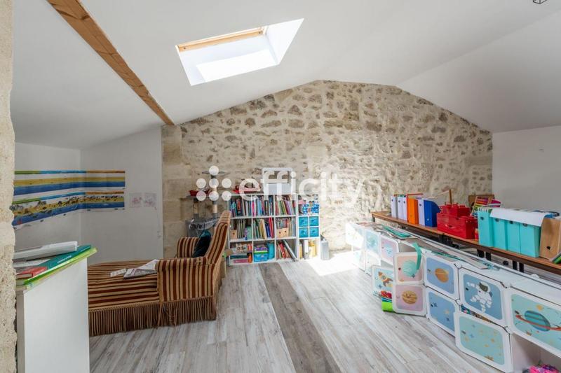 Maison - 300 m² - 8 pièces