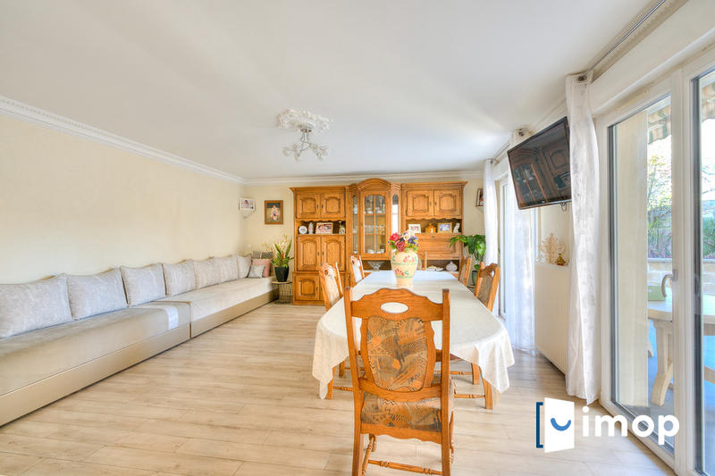 Maison - 182 m² - 8 pièces