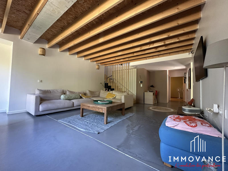 Maison contemporaine - 264 m² - 6 pièces