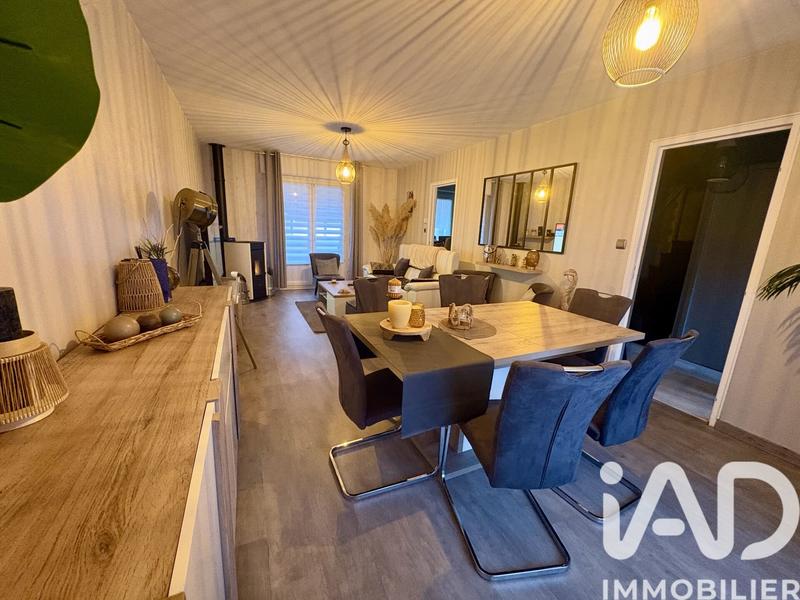 Maison - 90 m² - 5 pièces