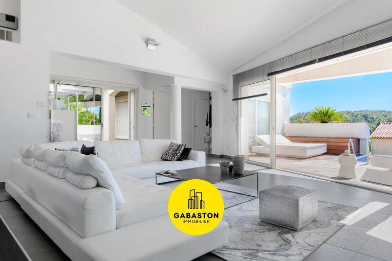 Villa - 247 m² - 5 pièces