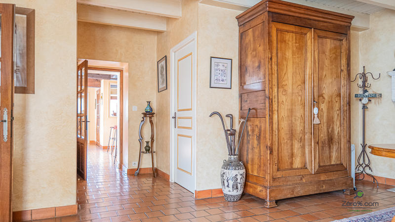 Maison - 320 m² - 9 pièces