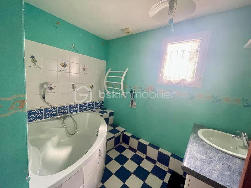 Maison - 201 m² - 7 pièces