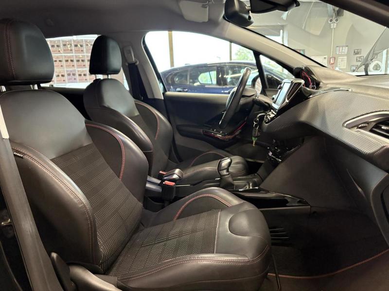 Peugeot 2008 1.2i PureTech 12v s&amp;S - 110 Gt Line Phase 2 / Garantie 12 Mois