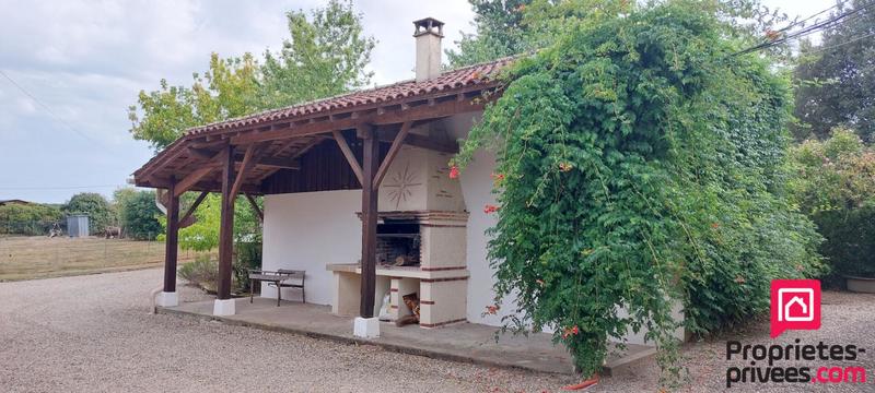 Maison - 339 m² - 8 pièces