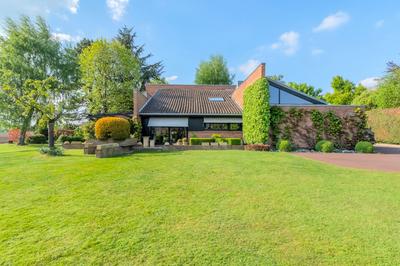 Maison - 200 m² - 9 pièces