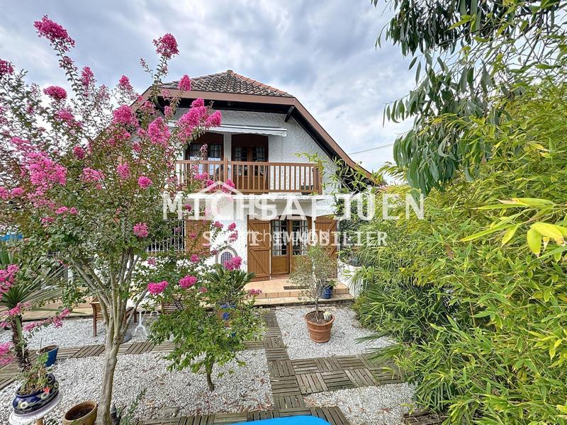 Maison - 232 m² - 6 pièces