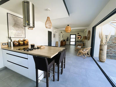 Maison - 196 m² - 7 pièces