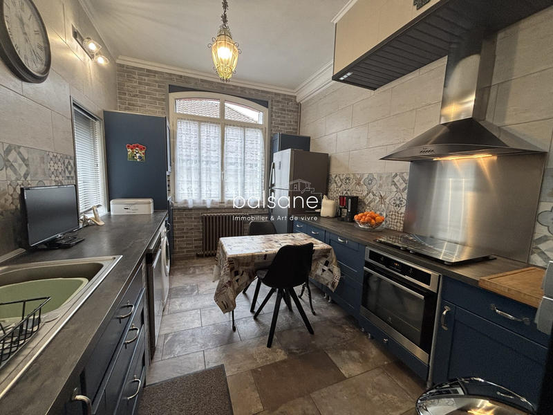 Maison - 180 m² - 8 pièces