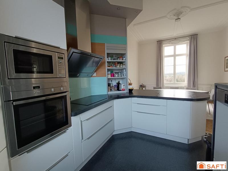 Maison de maîtres - 240 m² - 9 pièces