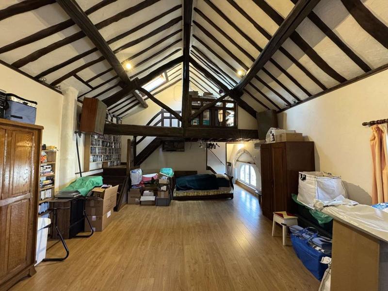 Maison - 230 m² - 7 pièces