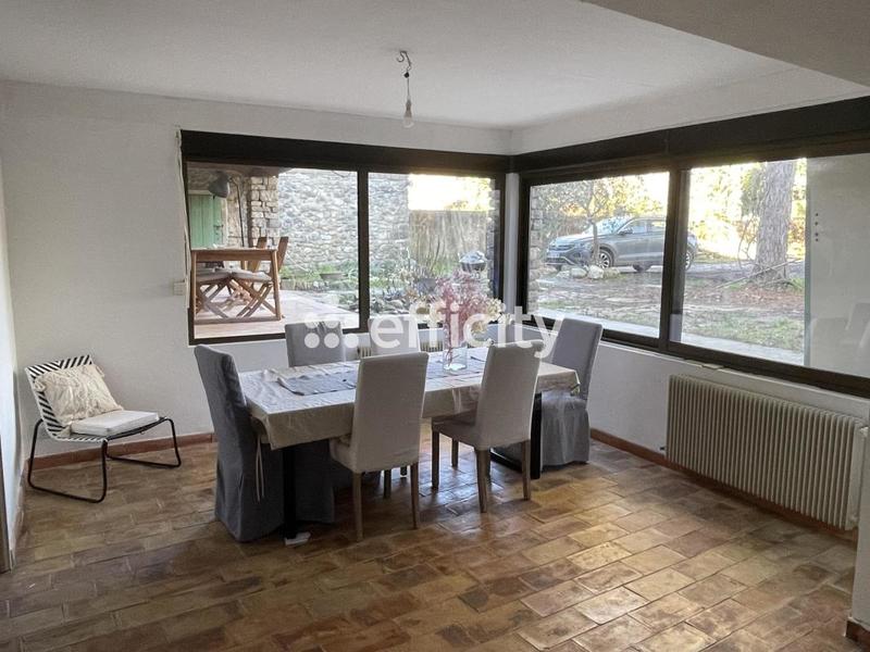 Maison - 207 m² - 8 pièces