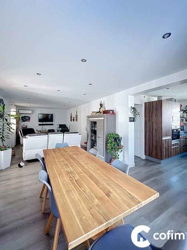 Maison traditionnelle - 194 m² - 9 pièces