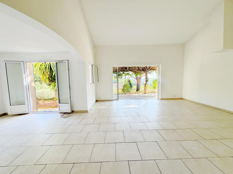 Maison - 210 m² - 8 pièces