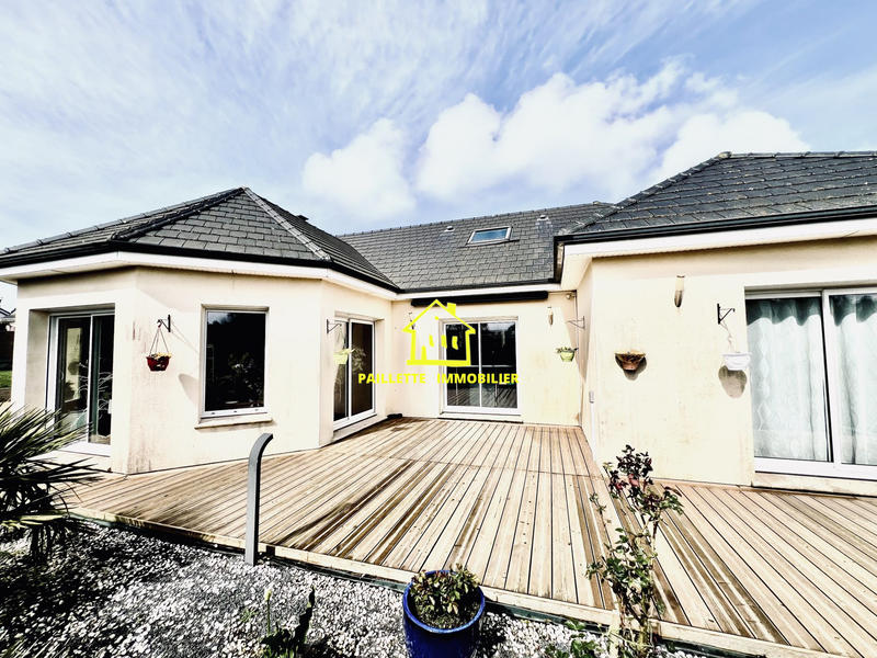 Maison traditionnelle - 200 m² - 4 pièces