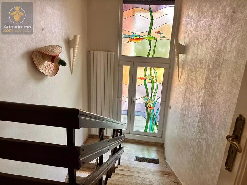 Maison - 240 m² - 6 pièces