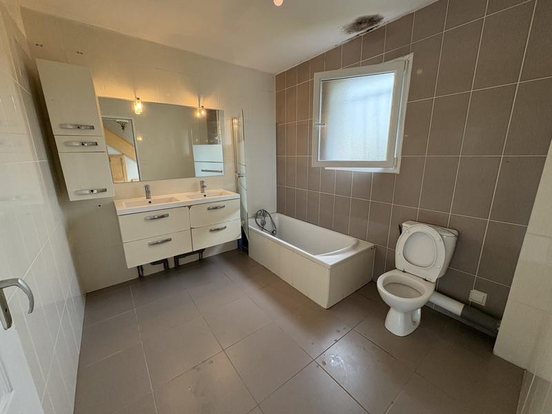 Maison - 135 m² - 7 pièces