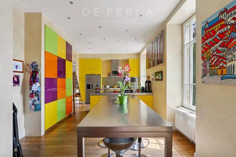 Château - 800 m² - 11 pièces