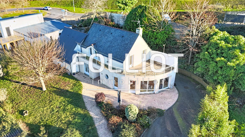 Maison - 145 m² - 9 pièces