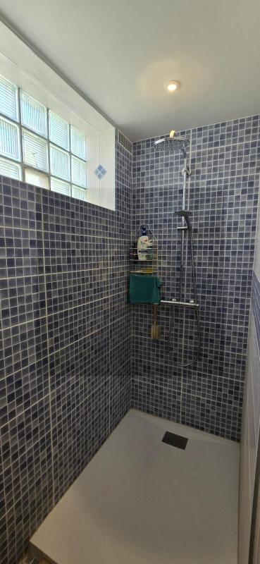 Propriété - 250 m² - 6 pièces