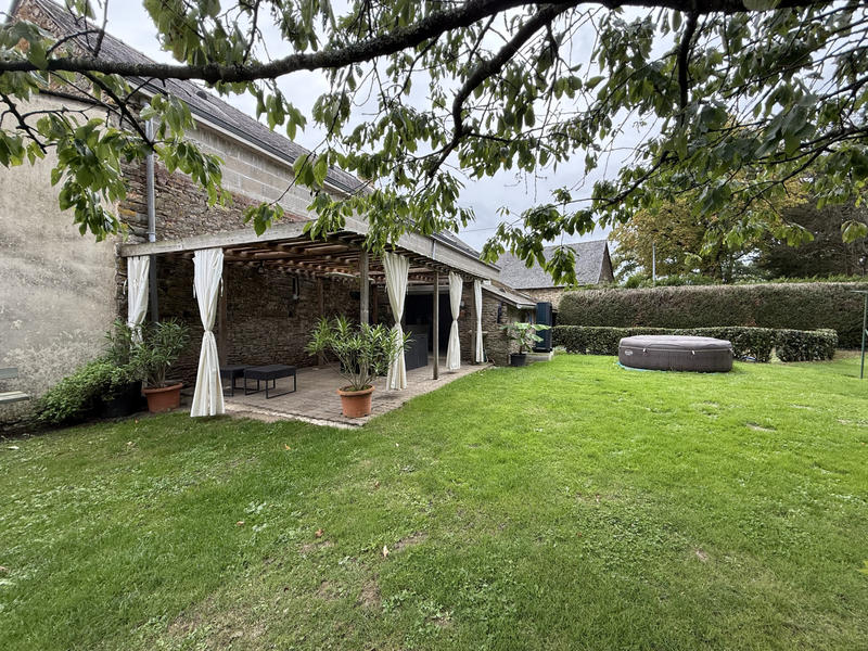 Maison - 210 m² - 7 pièces