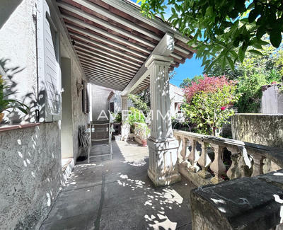 Maison - 180 m² - 6 pièces