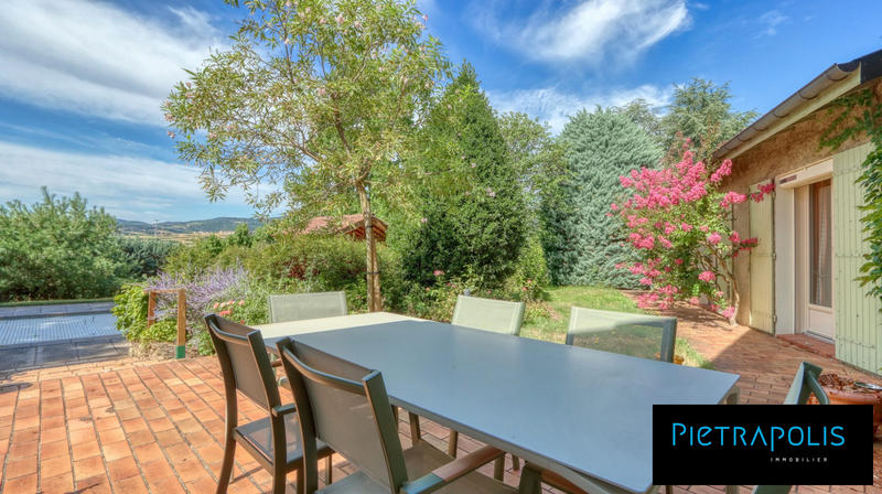 Maison - 201 m² - 6 pièces