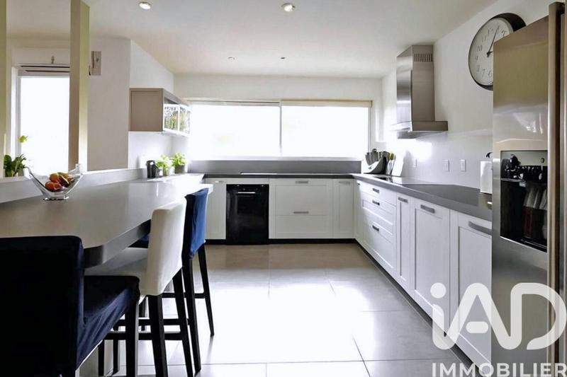 Maison de maîtres - 300 m² - 10 pièces