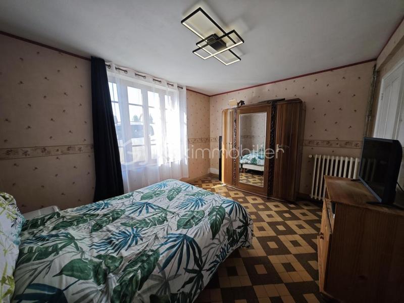 Maison - 123 m² - 9 pièces