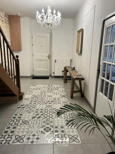 Maison - 218 m² - 9 pièces