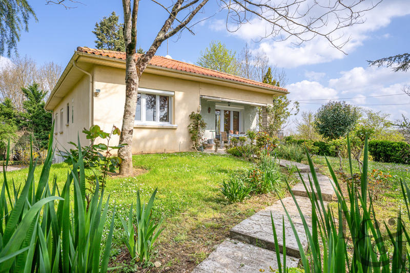 Maison - 195 m² - 6 pièces