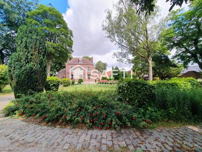 Maison de maîtres - 232 m² - 11 pièces