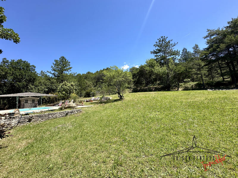 Propriété - 280 m² - 11 pièces