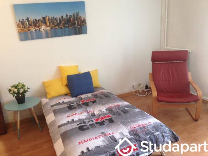 Chambre - 10 m² - 1 pièce