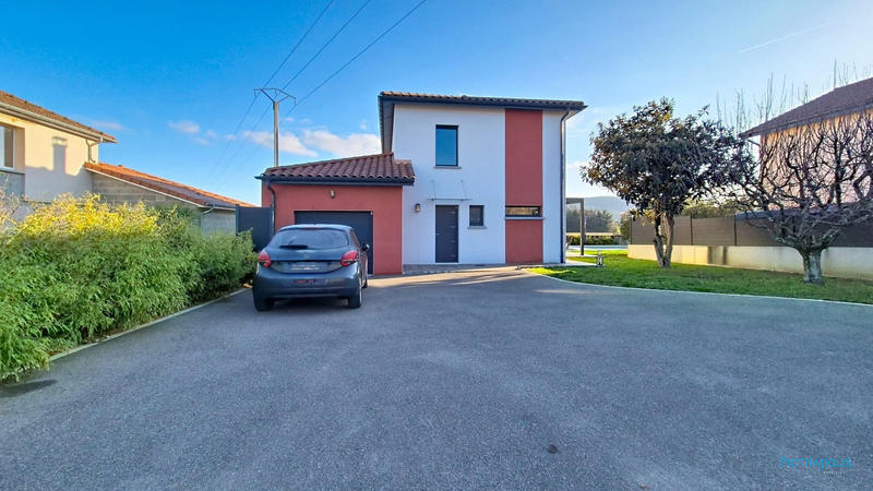 Maison traditionnelle - 140 m² - 6 pièces