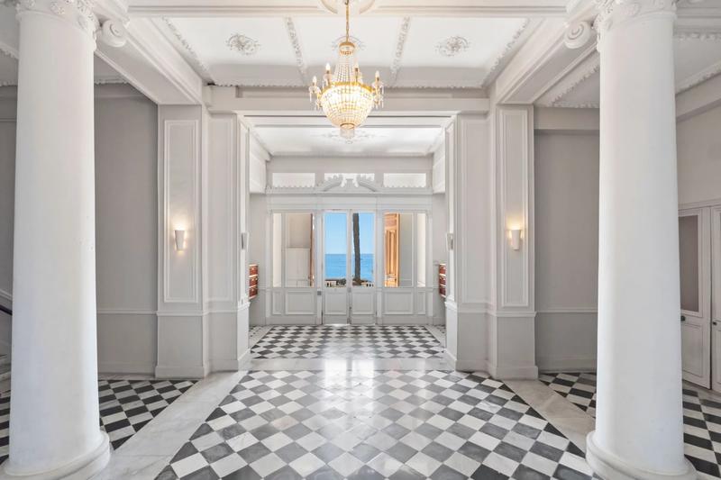 Appartement - 246 m² - 5 pièces