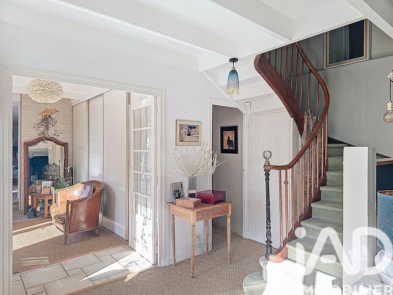 Maison - 186 m² - 8 pièces