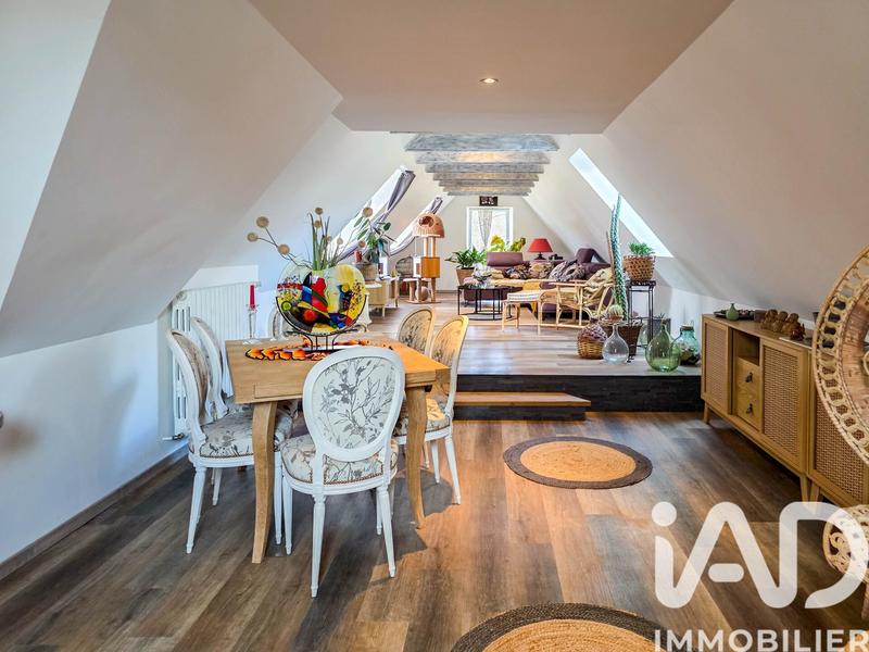 Maison - 225 m² - 9 pièces