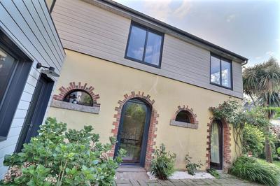 Maison - 289 m² - 8 pièces