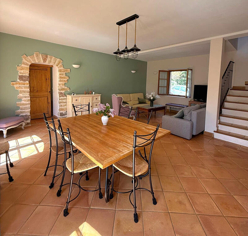 Maison - 200 m² - 7 pièces