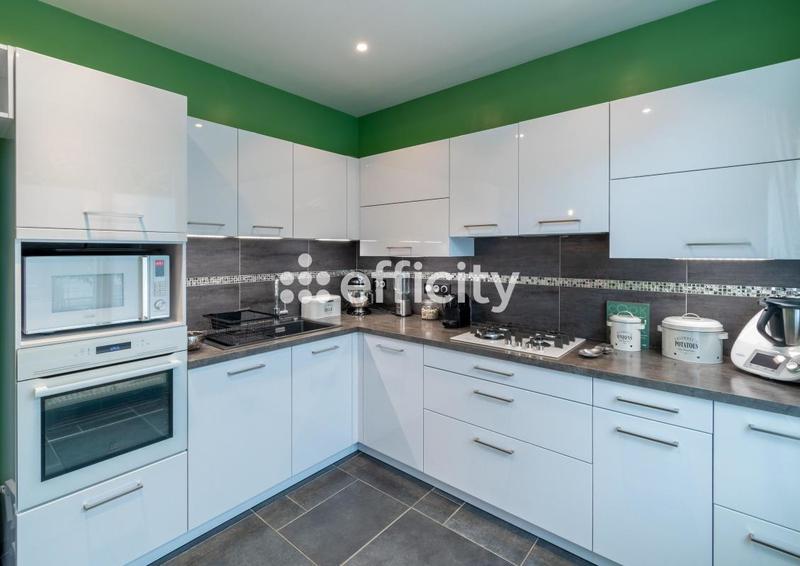 Maison - 137 m² - 6 pièces