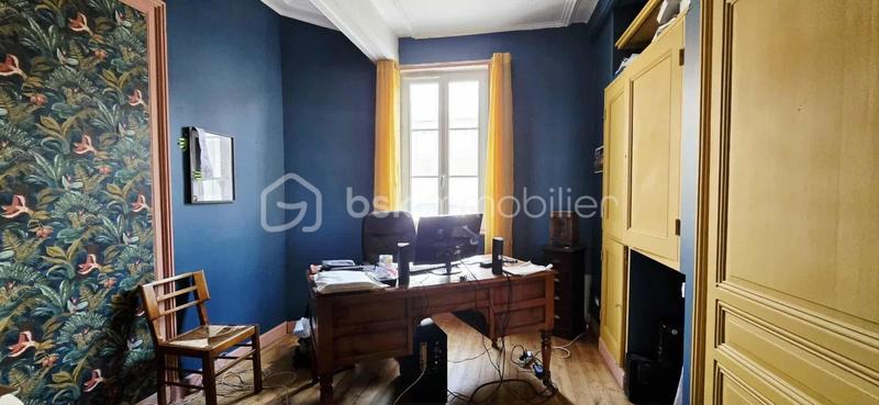 Maison - 285 m² - 9 pièces